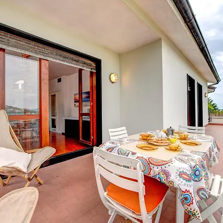 アパート Beautiful Tigullio Casa Vintage, Parcheggio, 10 Min Da Cavi Borgo Vista Mare ラヴァーニャ